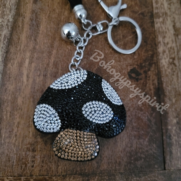 🍄 Mushroom Crystal Rhinestone Keychain Bag Charm With Black Tassel - Picture 8 of 12